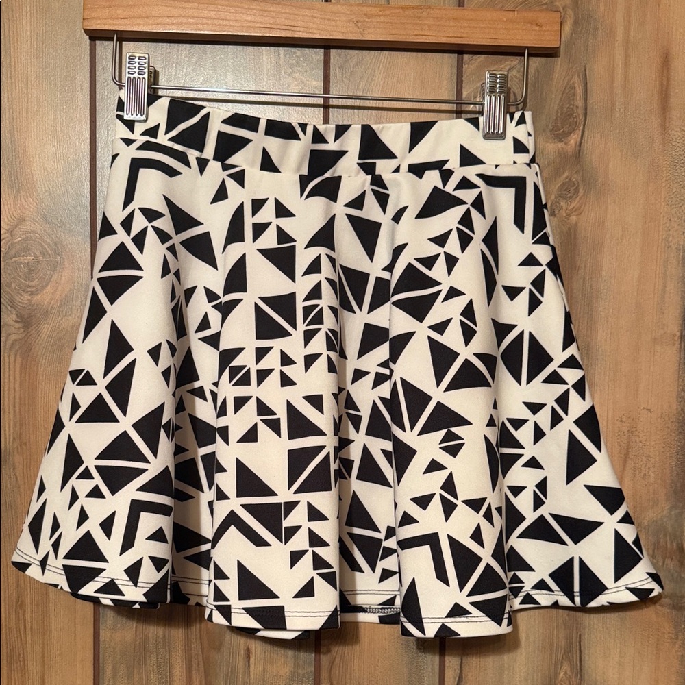 Body Central Black and White Geometric Skater Skirt